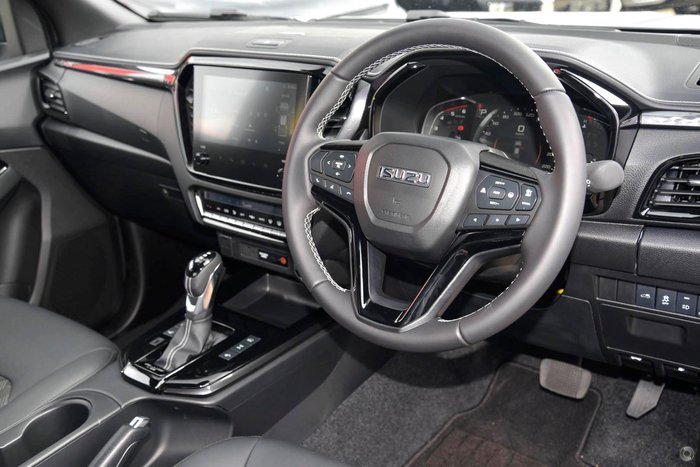 2025 Isuzu D-MAX BLADE