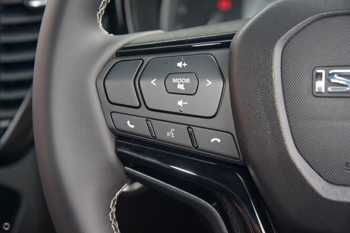 2025 Isuzu D-MAX BLADE