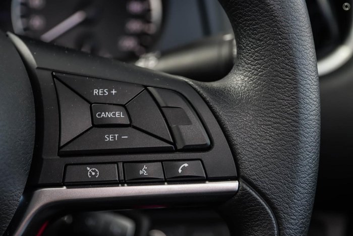 2025 Nissan Navara SL