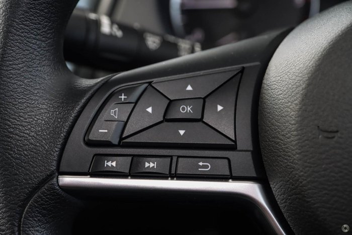 2025 Nissan Navara SL