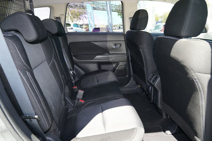 2020 Mitsubishi Outlander ES