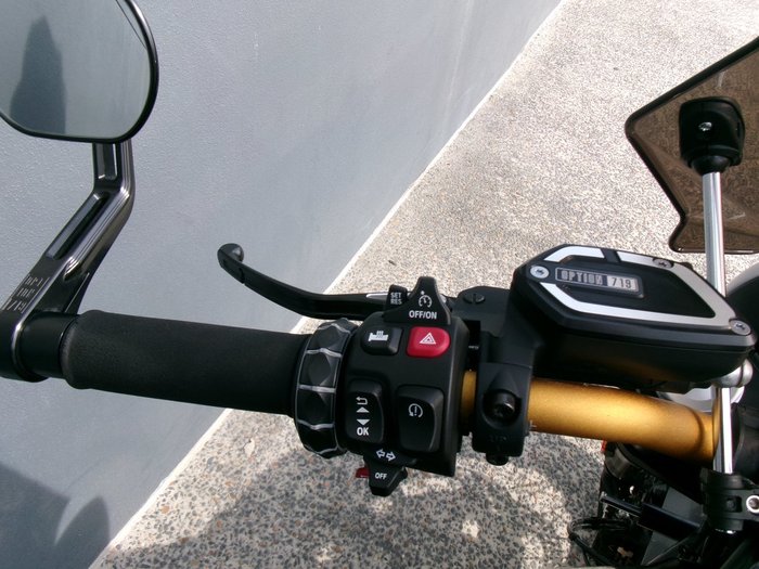 2024 BMW Motorrad R 12 OPTION 719 Avus Silver Metallic