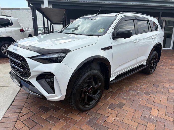 2024 Isuzu MU-X X-TERRAIN