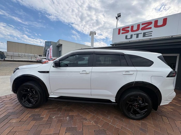 2024 Isuzu MU-X X-TERRAIN