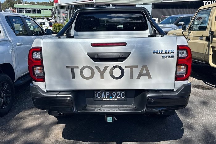 2025 Toyota Hilux SR5 48V