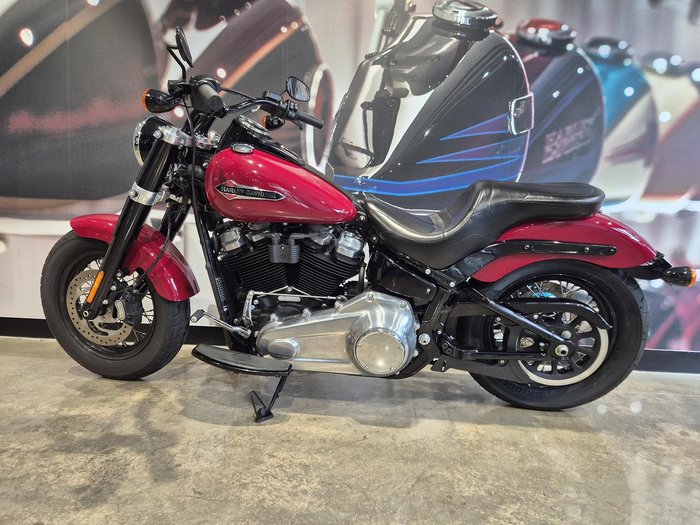2021 Harley-Davidson Slim 107 (FLSL) Softail Red