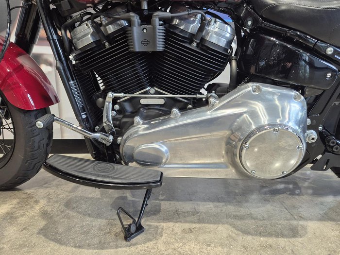2021 Harley-Davidson Slim 107 (FLSL) Softail Red