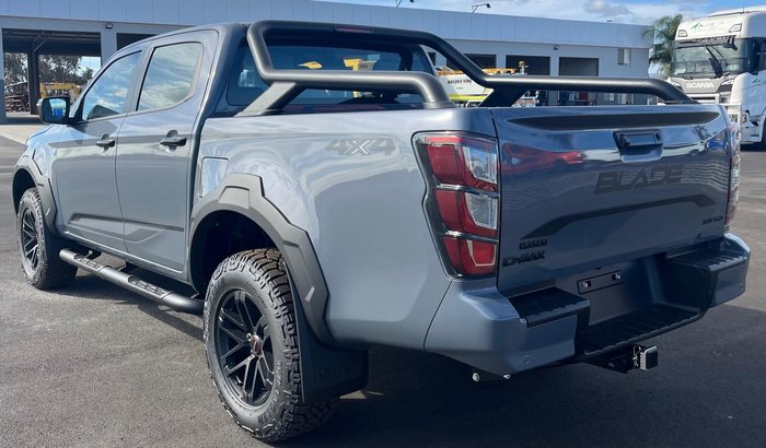 2025 Isuzu D-MAX BLADE