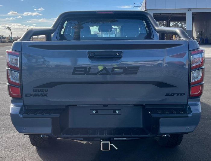 2025 Isuzu D-MAX BLADE