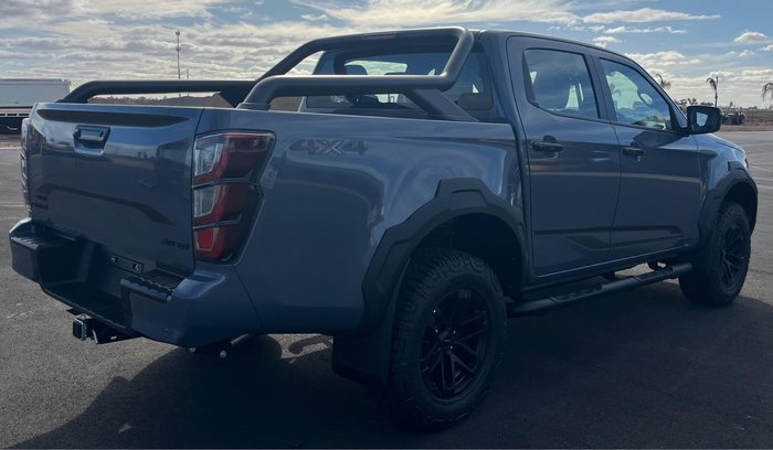 2025 Isuzu D-MAX BLADE