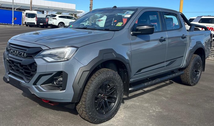 2025 Isuzu D-MAX BLADE