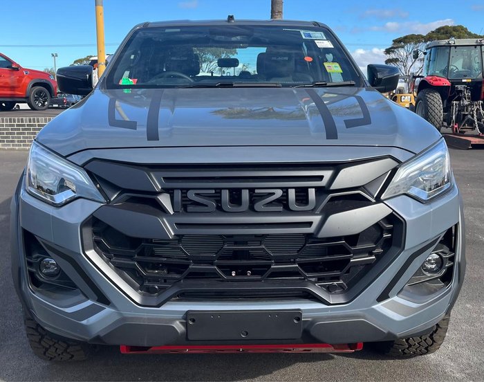 2025 Isuzu D-MAX BLADE