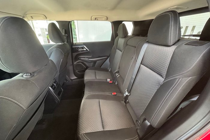 2021 Mitsubishi Outlander LS