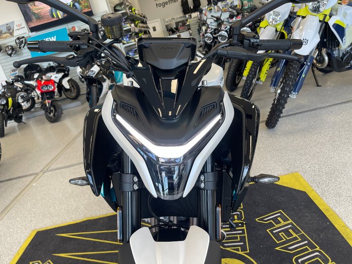 2025 CFMOTO 675 NK WHITE