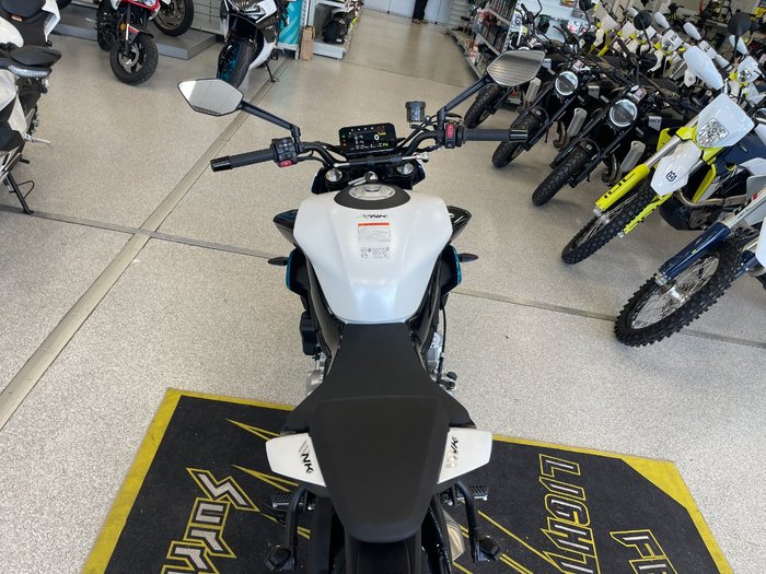 2025 CFMOTO 675 NK WHITE