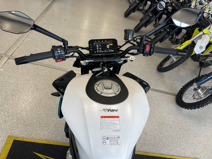 2025 CFMOTO 675 NK WHITE