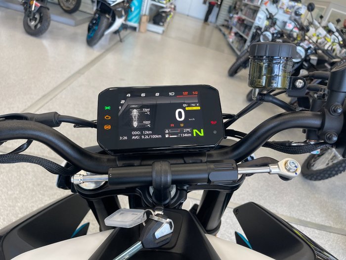 2025 CFMOTO 675 NK WHITE