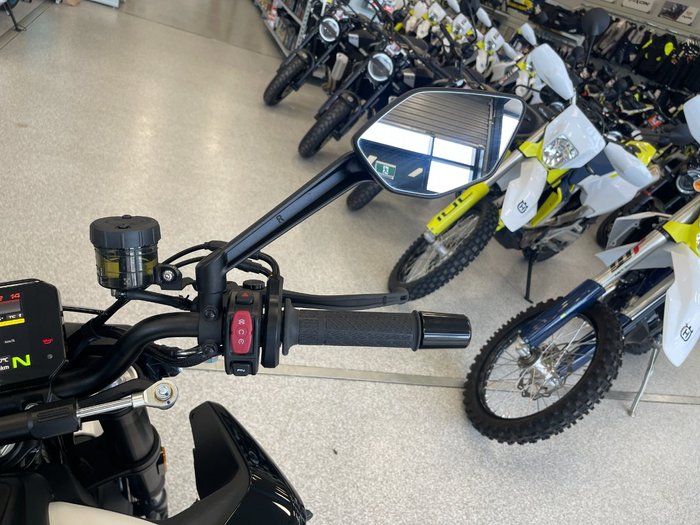 2025 CFMOTO 675 NK WHITE