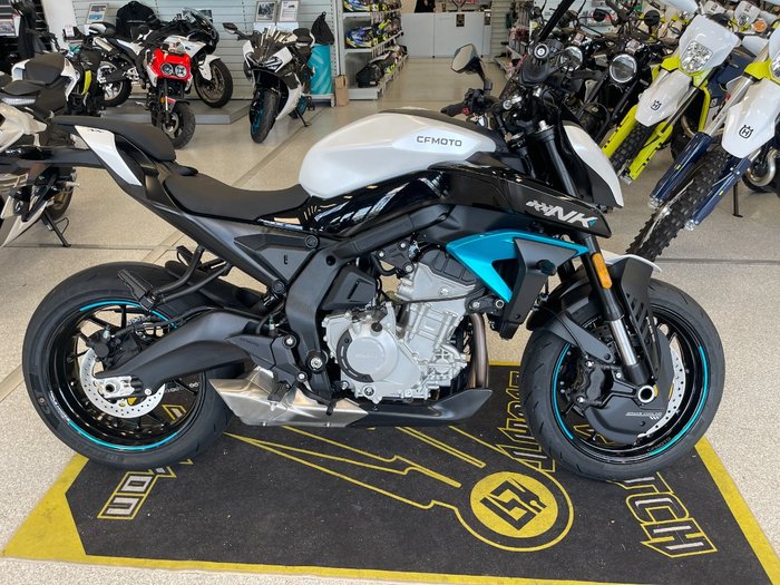 2025 CFMOTO 675 NK WHITE