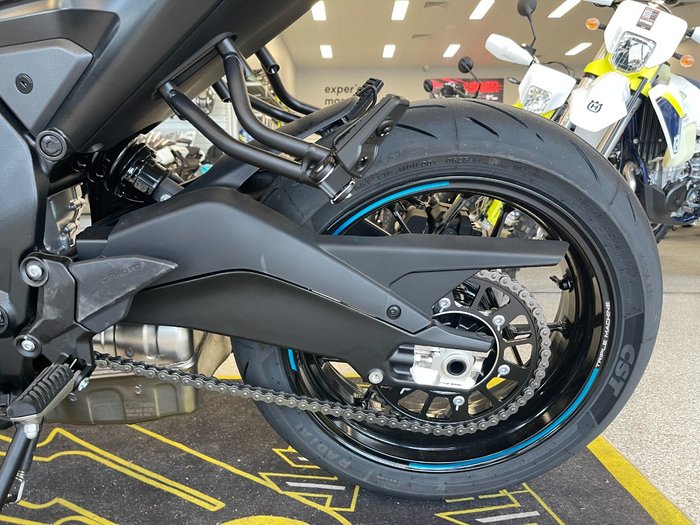 2025 CFMOTO 675 NK WHITE