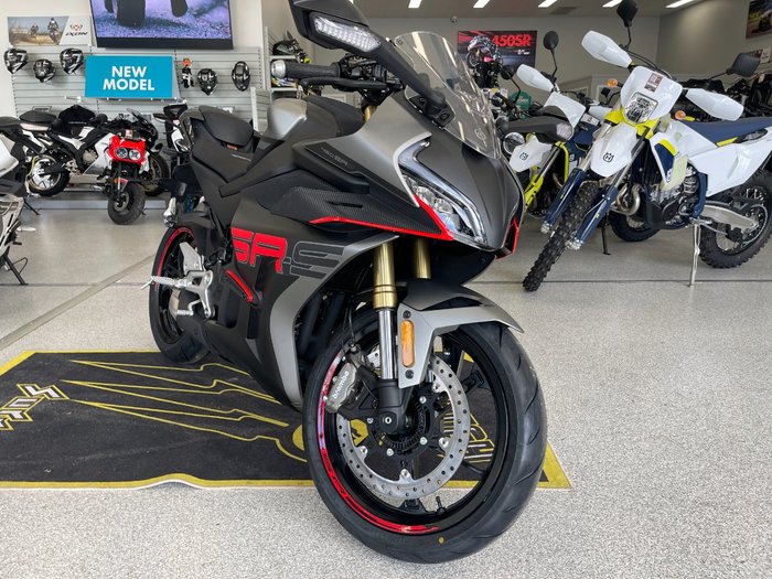 2025 CFMOTO 450 SR S JET BLACK