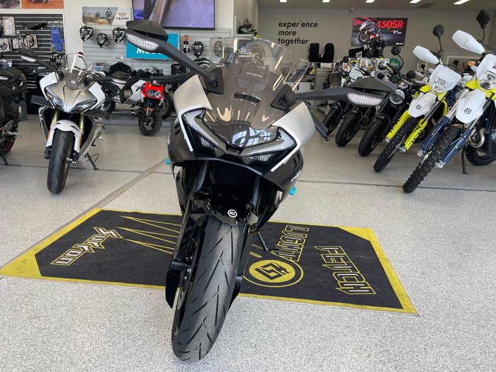 2025 CFMOTO 675 SR-R NEBULA BLACK