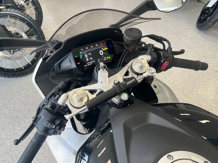 2025 CFMOTO 675 SR-R NEBULA BLACK