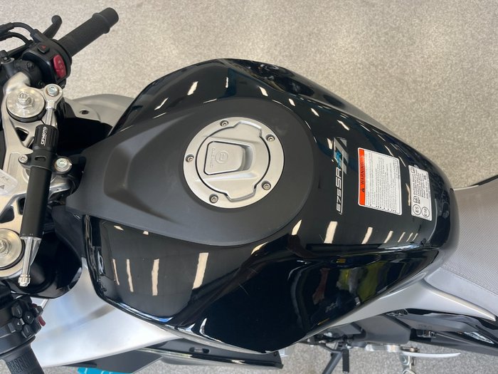 2025 CFMOTO 675 SR-R NEBULA BLACK