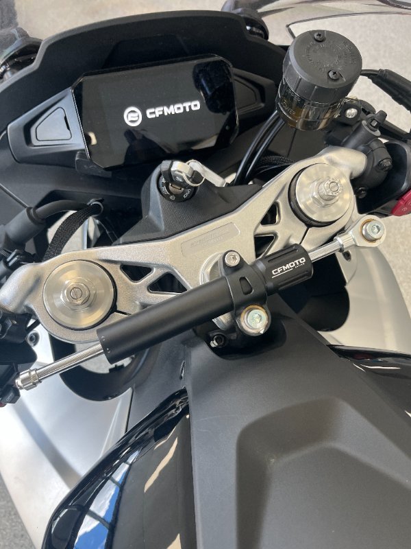 2025 CFMOTO 675 SR-R NEBULA BLACK