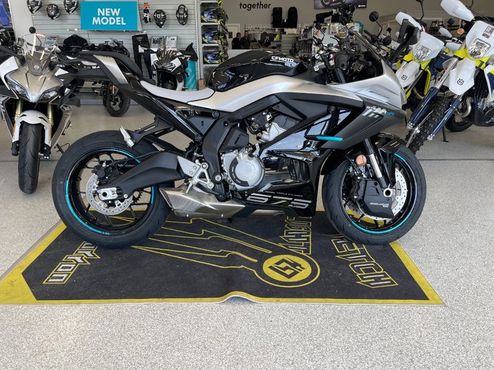 2025 CFMOTO 675 SR-R NEBULA BLACK