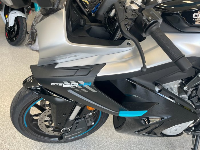 2025 CFMOTO 675 SR-R NEBULA BLACK