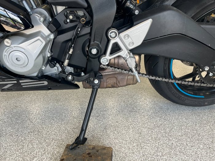 2025 CFMOTO 675 SR-R NEBULA BLACK