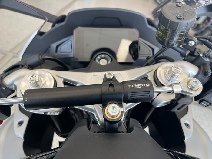 2025 CFMOTO 675 SR-R NEBULA BLACK