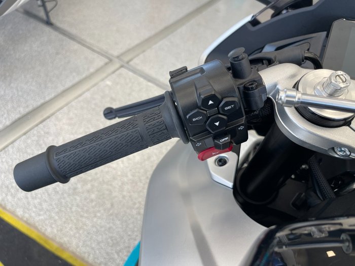 2025 CFMOTO 675 SR-R NEBULA BLACK