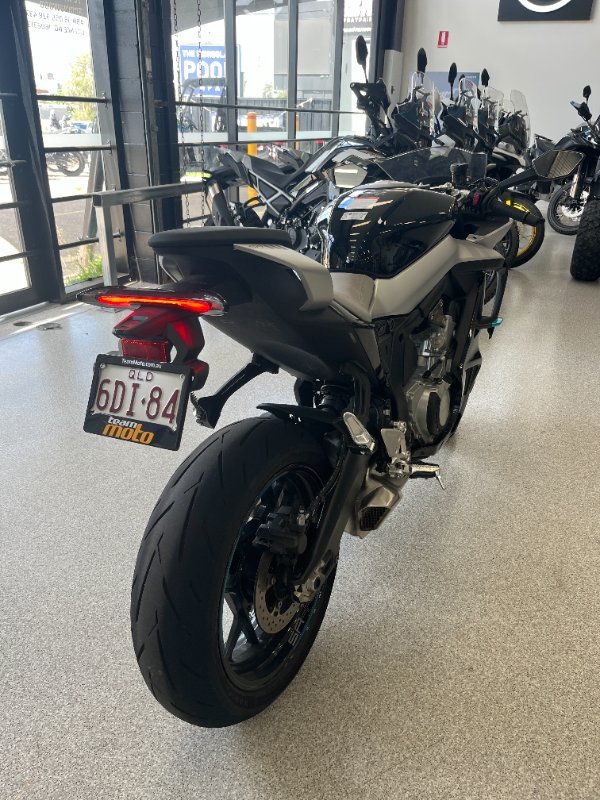 2025 CFMOTO 675 SR-R NEBULA BLACK