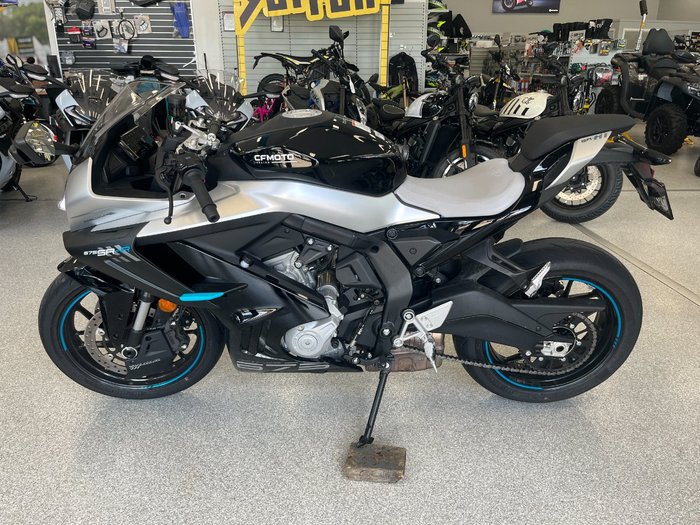 2025 CFMOTO 675 SR-R NEBULA BLACK