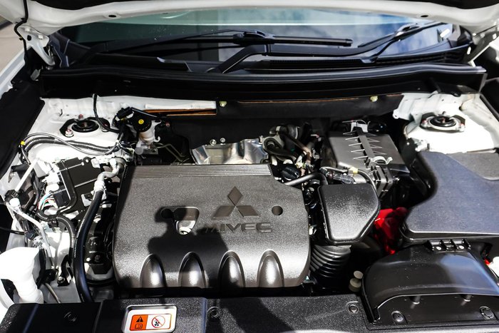 2020 Mitsubishi Outlander ES