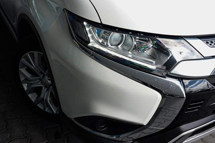 2020 Mitsubishi Outlander ES