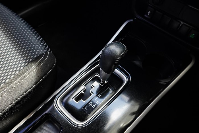 2020 Mitsubishi Outlander ES