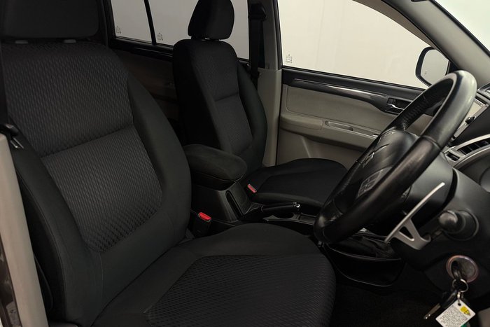 2014 Mitsubishi Challenger