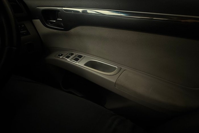 2014 Mitsubishi Challenger