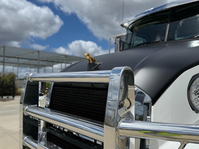 2025 Mack Anthem  Ana