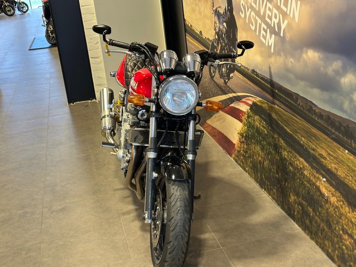 2000 Yamaha XJR1300 XJR Red