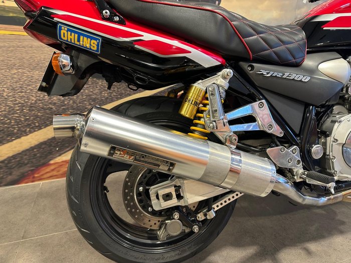 2000 Yamaha XJR1300 XJR Red