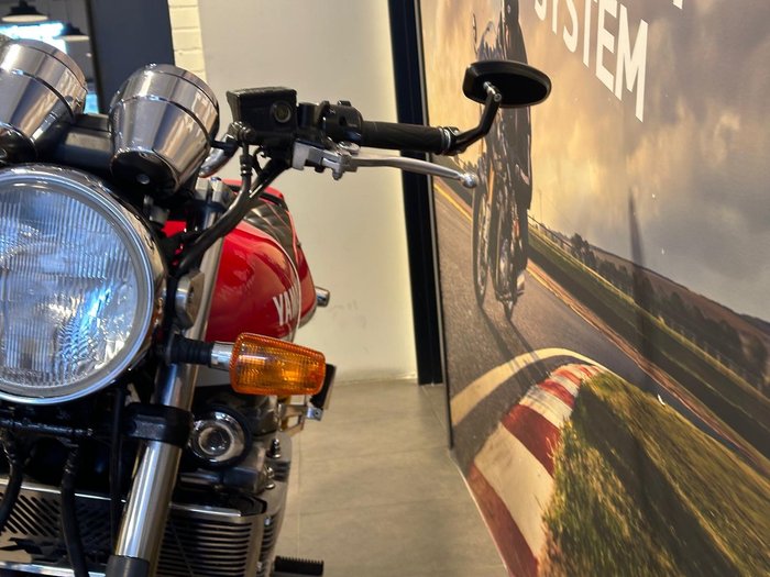 2000 Yamaha XJR1300 XJR Red