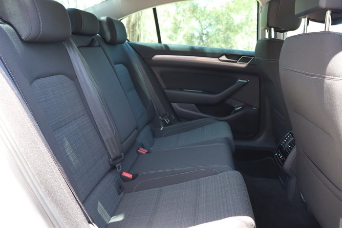 2022 Volkswagen Passat 140TSI Business