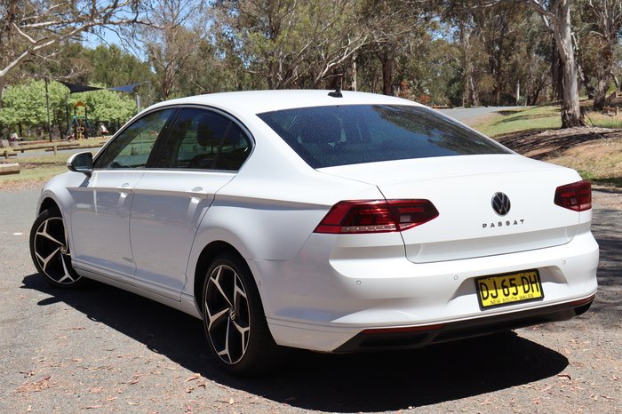 2022 Volkswagen Passat 140TSI Business