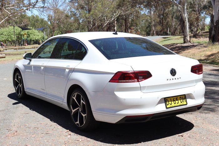 2022 Volkswagen Passat 140TSI Business