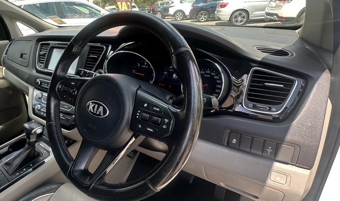 2017 Kia Carnival SLi