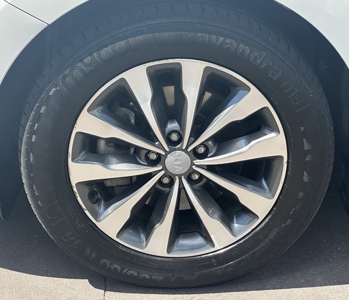 2017 Kia Carnival SLi